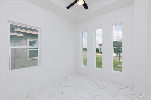 915 Pecan Street, Alton, TX 78573