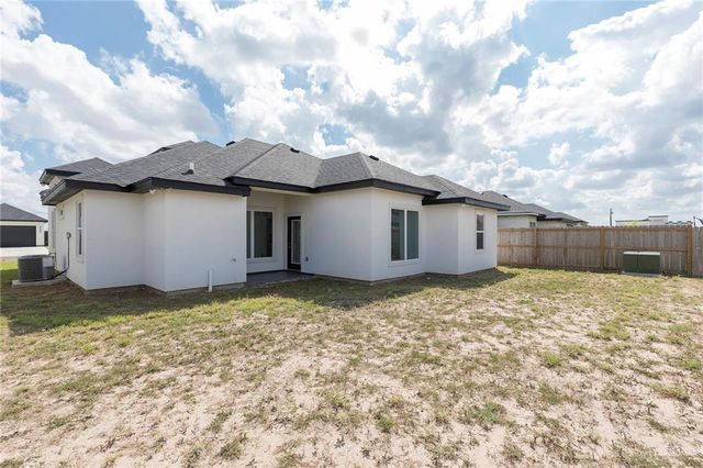 915 Pecan Street, Alton, TX 78573