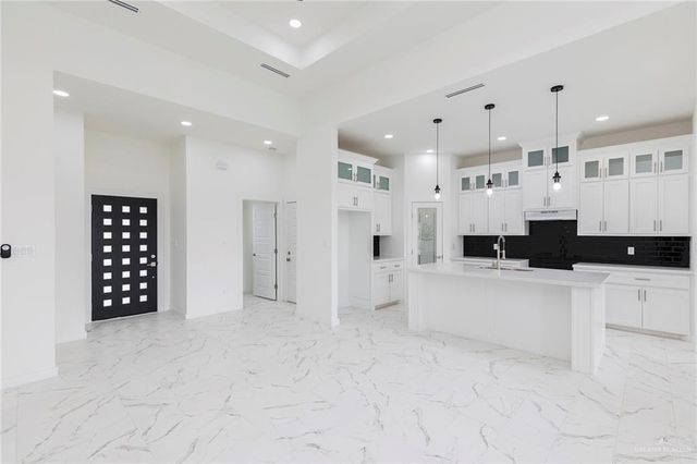 915 Pecan Street, Alton, TX 78573