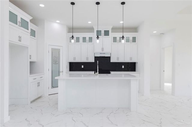 915 Pecan Street, Alton, TX 78573