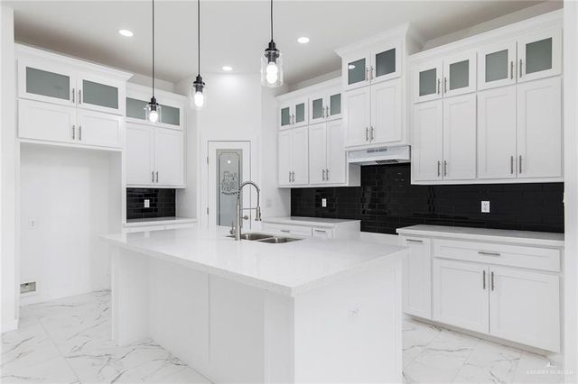 915 Pecan Street, Alton, TX 78573