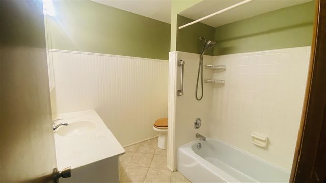 230 S State Street 15, Zeeland, MI 49464