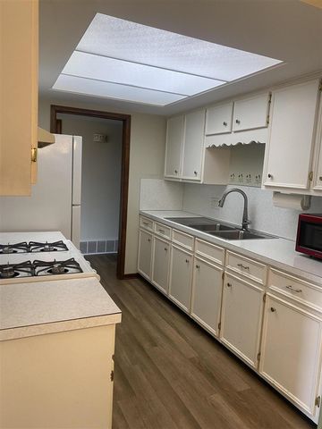 230 S State Street 15, Zeeland, MI 49464