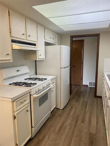 230 S State Street 15, Zeeland, MI 49464