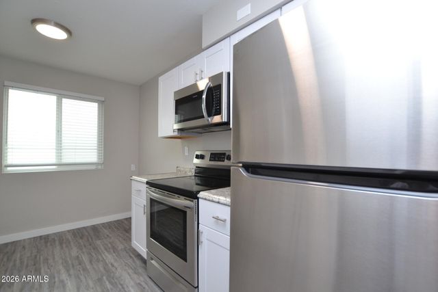 2210 W DEVONSHIRE Avenue 8, Phoenix, AZ 85015