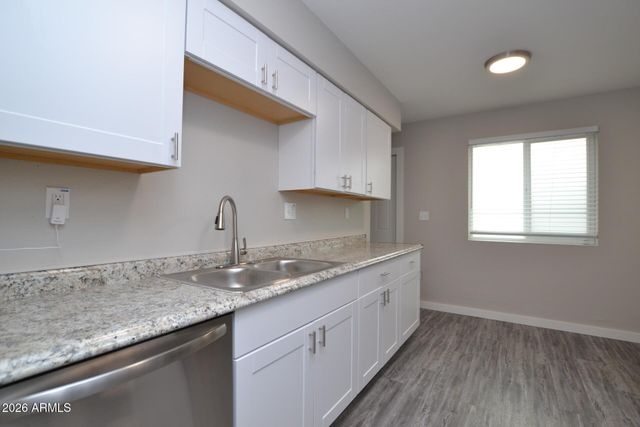 2210 W DEVONSHIRE Avenue 8, Phoenix, AZ 85015