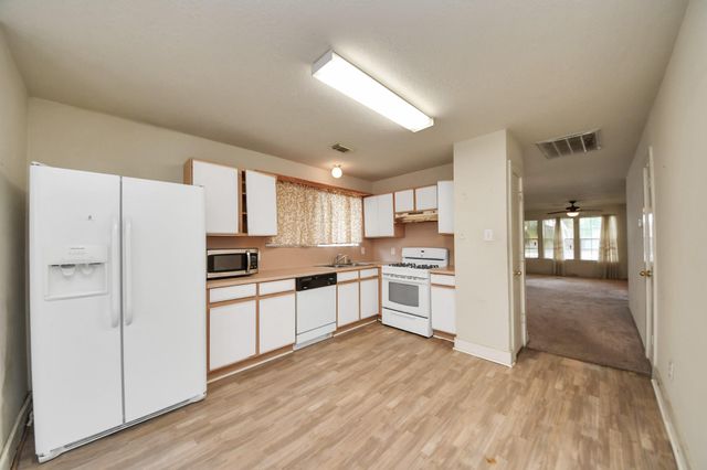 3831 E Traditions Court, Houston, TX 77082