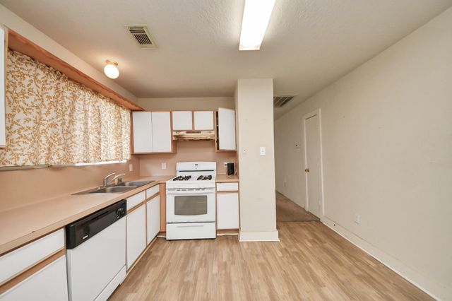 3831 E Traditions Court, Houston, TX 77082