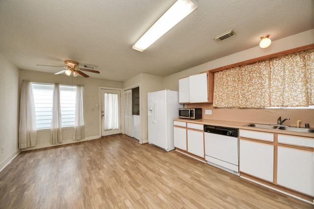 3831 E Traditions Court, Houston, TX 77082