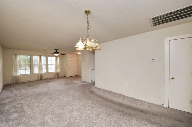 3831 E Traditions Court, Houston, TX 77082