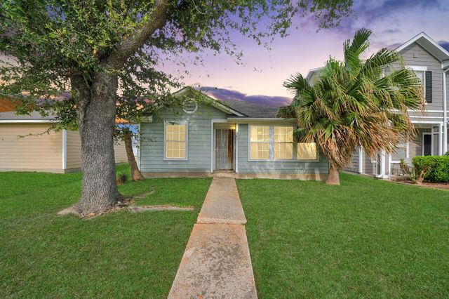 3831 E Traditions Court, Houston, TX 77082