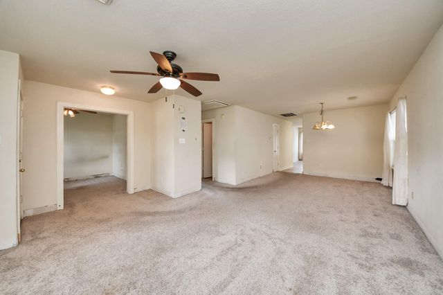 3831 E Traditions Court, Houston, TX 77082