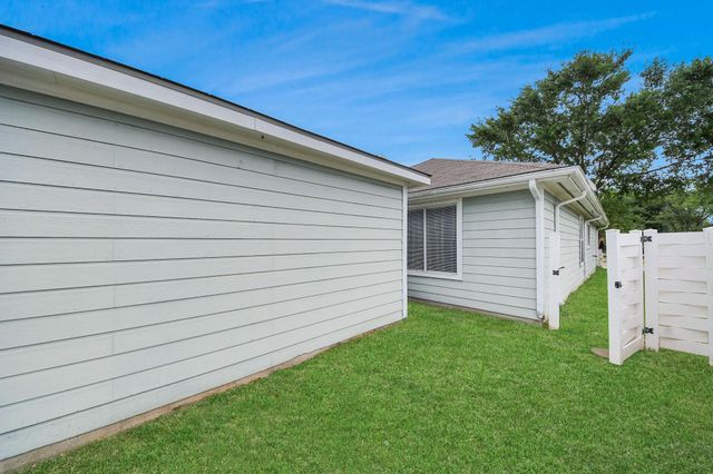 3831 E Traditions Court, Houston, TX 77082