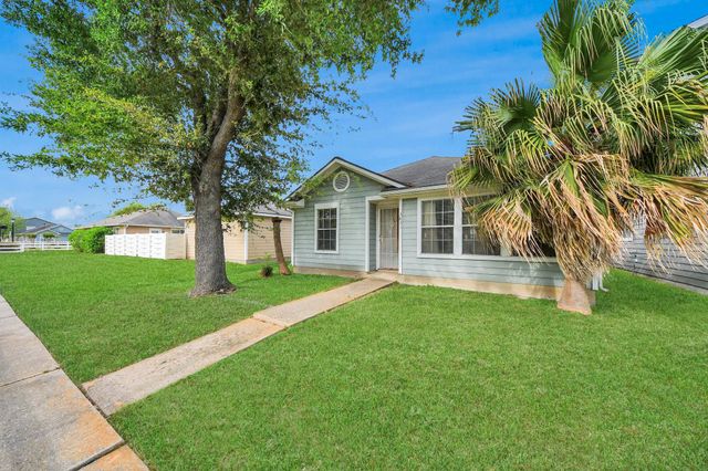 3831 E Traditions Court, Houston, TX 77082