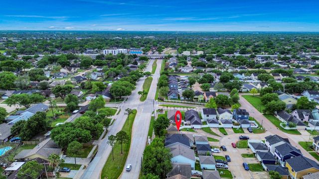 3831 E Traditions Court, Houston, TX 77082