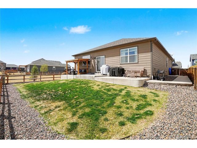 1645 Clarendon Dr, Windsor, CO 80550