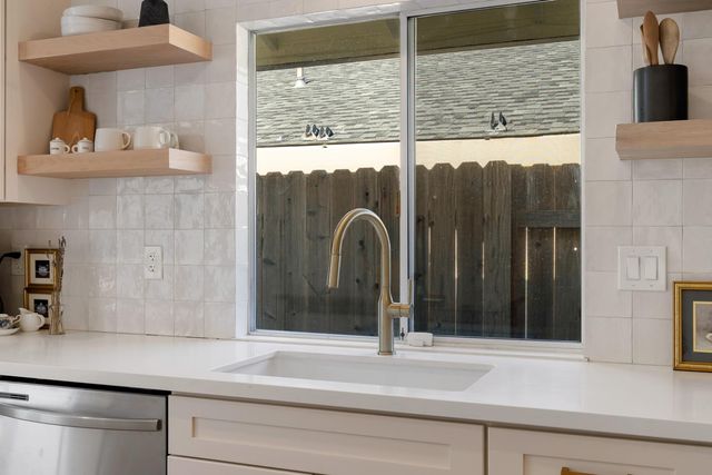 3724 Black Eagle Dr, Antelope, CA 95843