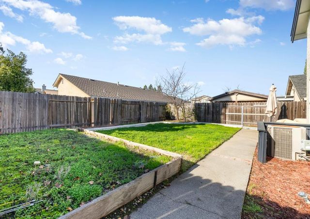 3724 Black Eagle Dr, Antelope, CA 95843