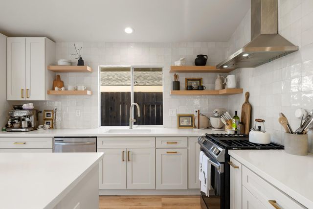 3724 Black Eagle Dr, Antelope, CA 95843