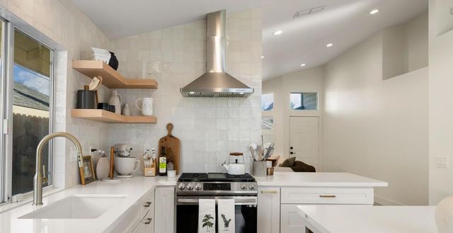 3724 Black Eagle Dr, Antelope, CA 95843