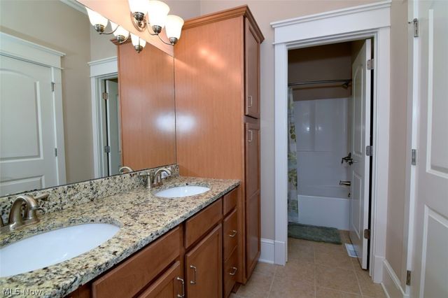 11101 E Washington Street, Chagrin Falls, OH 44023