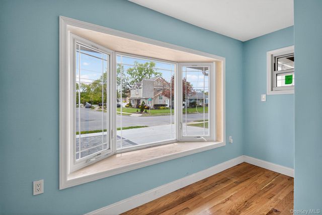 1524 Bowe Road, Valley Stream, NY 11580