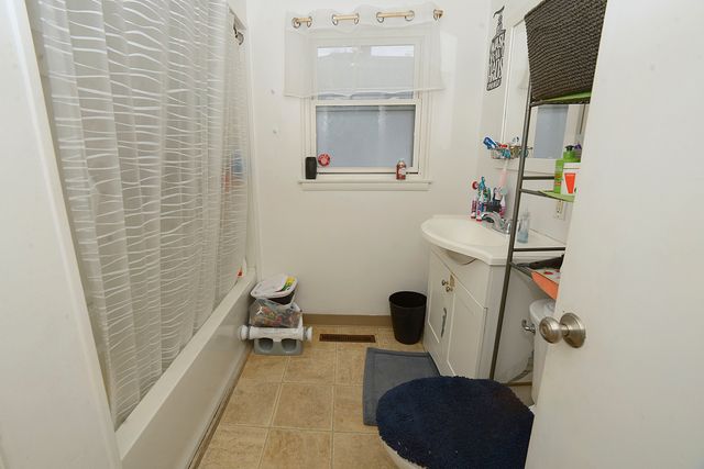 1307 W Washington Street, Ottawa, IL 61350