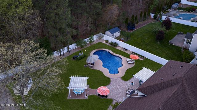 10 Firenze Road, Jackson, NJ 08527