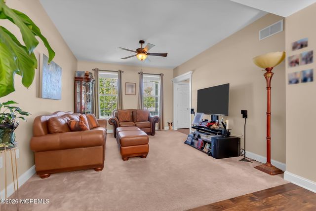 10 Firenze Road, Jackson, NJ 08527
