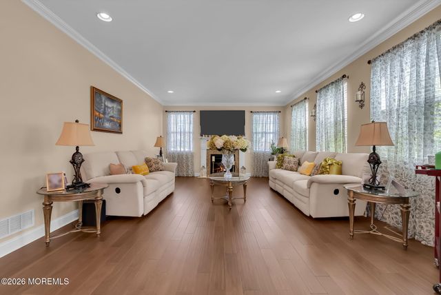 10 Firenze Road, Jackson, NJ 08527