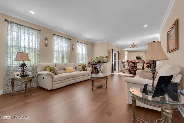 10 Firenze Road, Jackson, NJ 08527