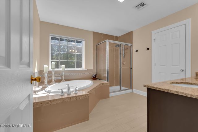 10 Firenze Road, Jackson, NJ 08527
