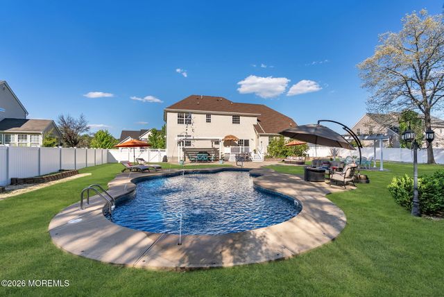 10 Firenze Road, Jackson, NJ 08527