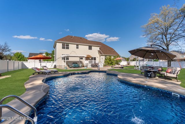 10 Firenze Road, Jackson, NJ 08527