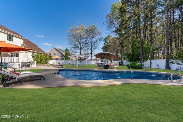 10 Firenze Road, Jackson, NJ 08527