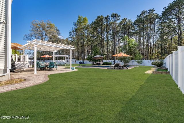 10 Firenze Road, Jackson, NJ 08527