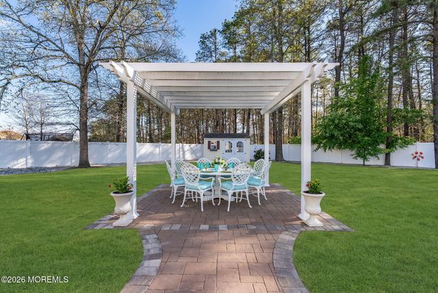 10 Firenze Road, Jackson, NJ 08527