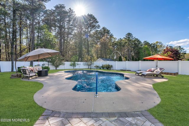 10 Firenze Road, Jackson, NJ 08527