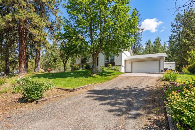 12914 W Suncrest Cir, Nine Mile Falls, WA 99026