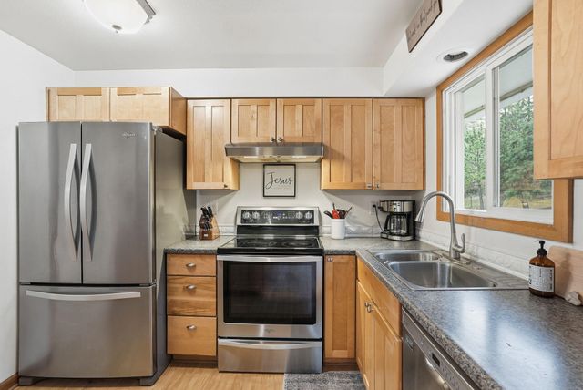 12914 W Suncrest Cir, Nine Mile Falls, WA 99026