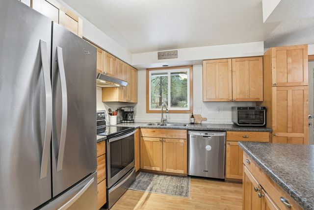 12914 W Suncrest Cir, Nine Mile Falls, WA 99026