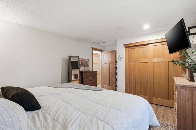 12914 W Suncrest Cir, Nine Mile Falls, WA 99026