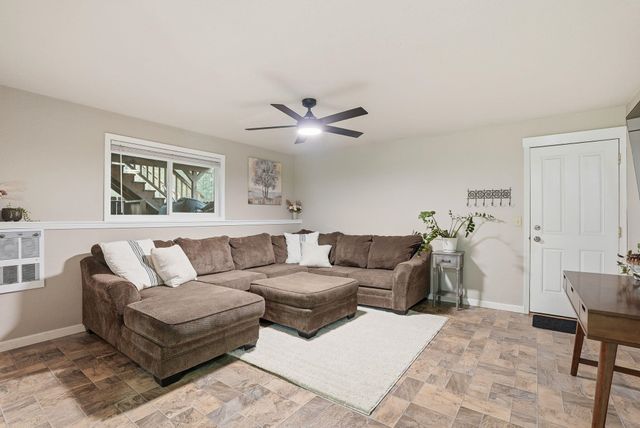 12914 W Suncrest Cir, Nine Mile Falls, WA 99026