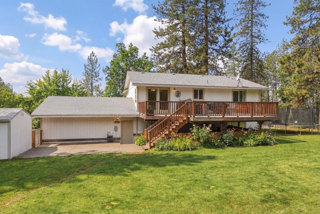 12914 W Suncrest Cir, Nine Mile Falls, WA 99026