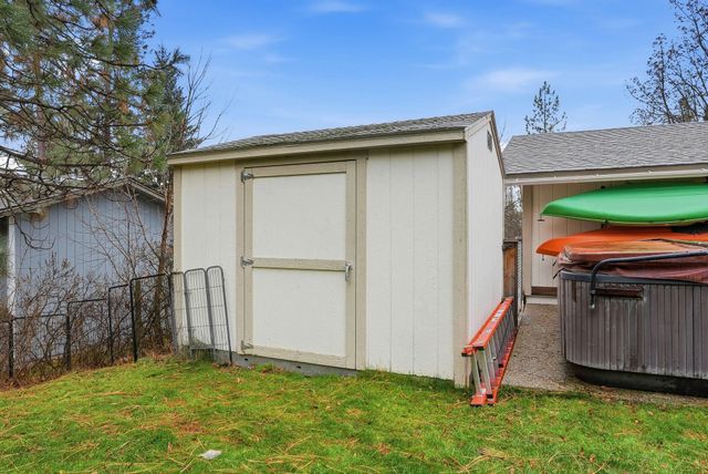 12914 W Suncrest Cir, Nine Mile Falls, WA 99026