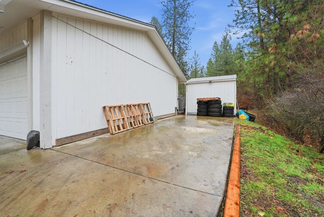 12914 W Suncrest Cir, Nine Mile Falls, WA 99026