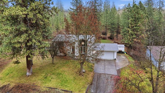 12914 W Suncrest Cir, Nine Mile Falls, WA 99026