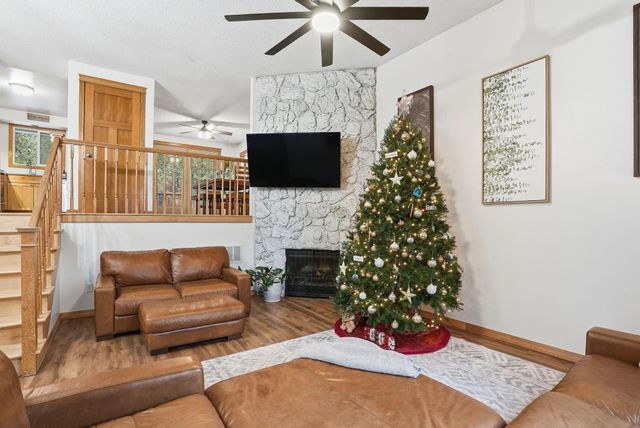 12914 W Suncrest Cir, Nine Mile Falls, WA 99026