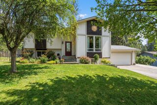 12914 W Suncrest Cir, Nine Mile Falls, WA 99026