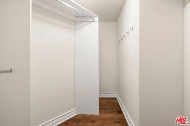 1804 S Barrington Avenue A, Los Angeles, CA 90025